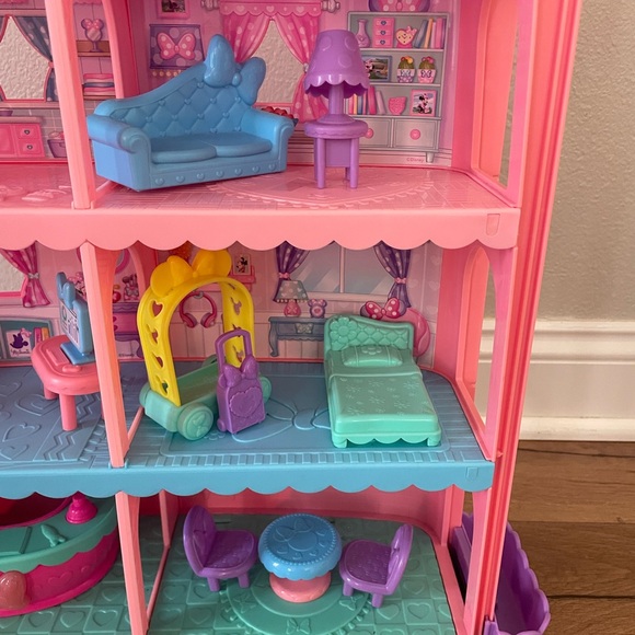 Minnie Mouse mansion - Picture 3 of 6